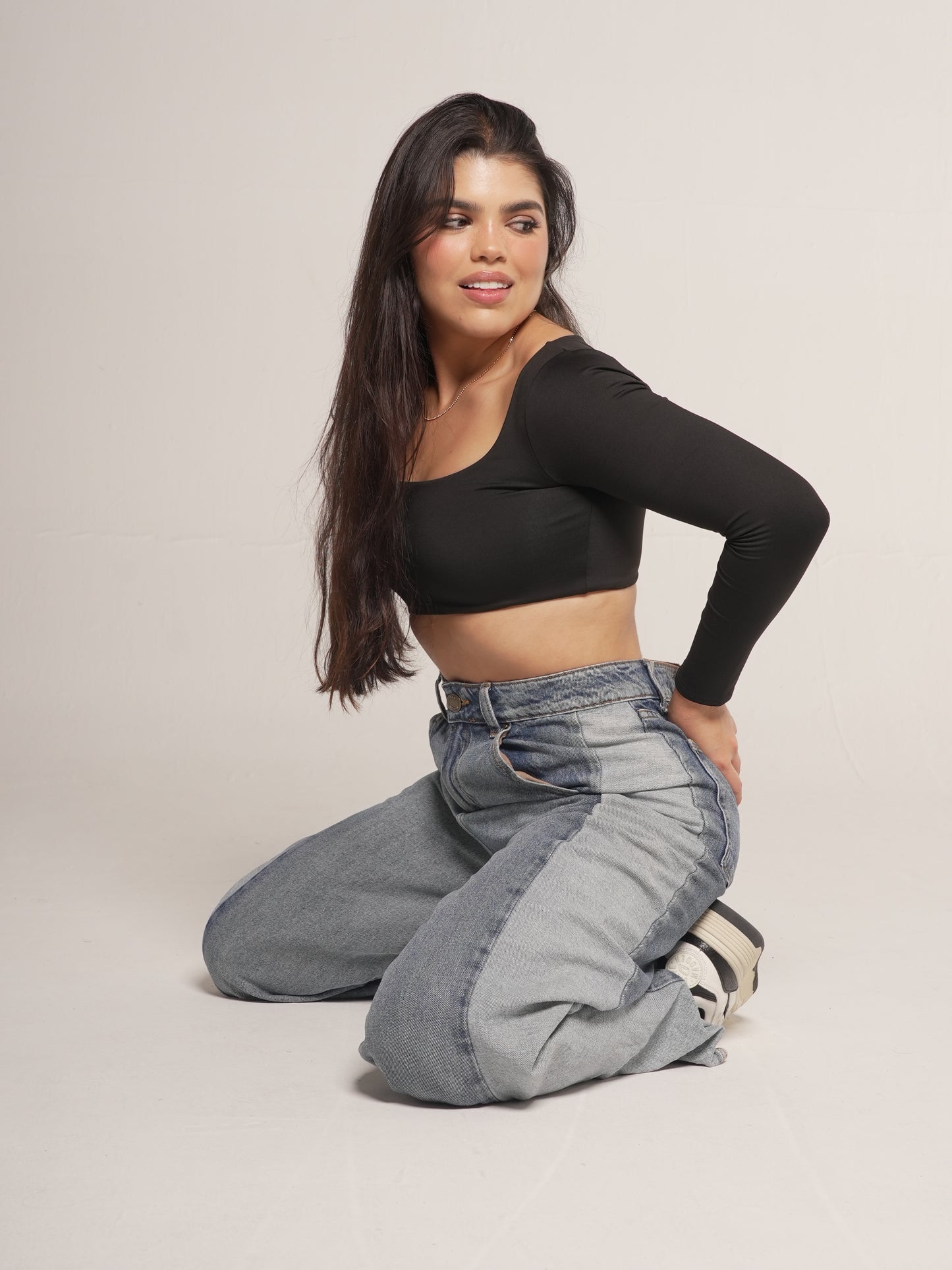 Long Sleeve Crop Negro