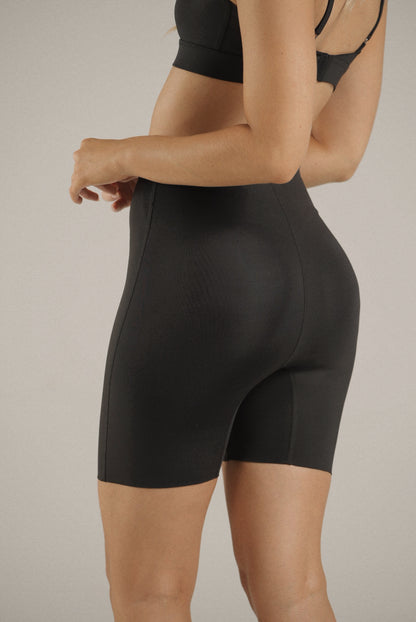 Core Sculpt Short Negro