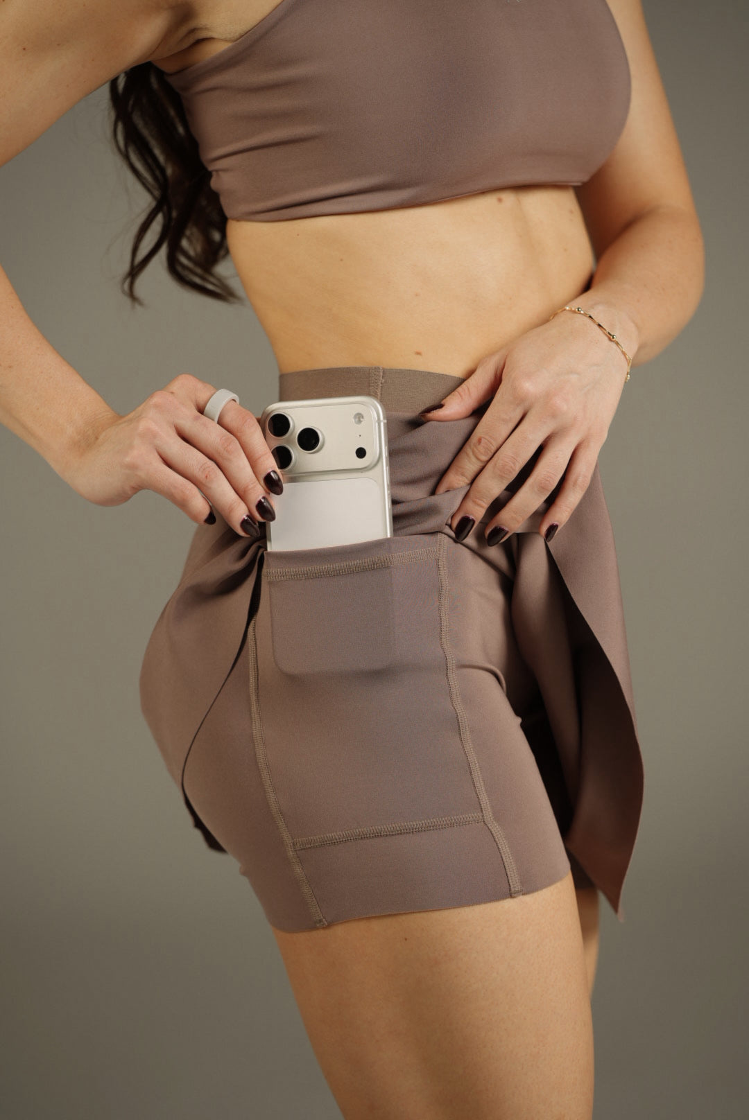 Sleek Skirt Cocoa Glow