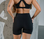Contrast Pockets Biker Negro - AW